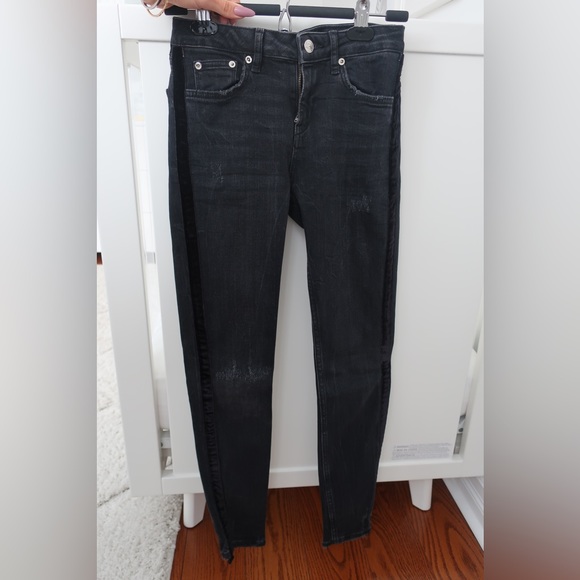 Zara jeans with velvet strip - Picture 2 of 2